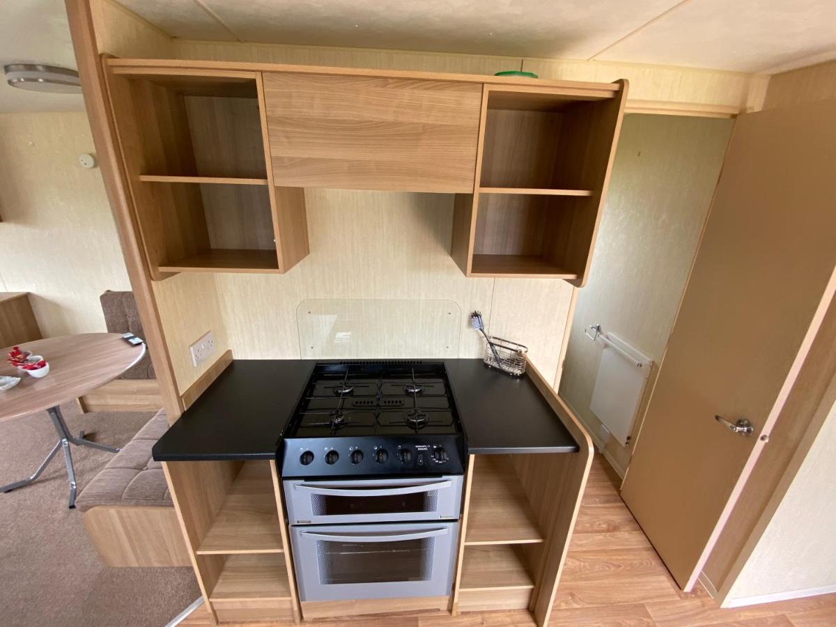 3 Bed 8 Berth Caravan In California Cliffs - M1 Great Yarmouth Buitenkant foto