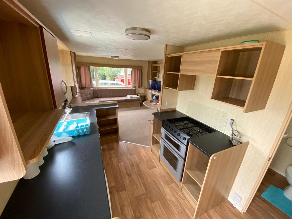 3 Bed 8 Berth Caravan In California Cliffs - M1 Great Yarmouth Buitenkant foto