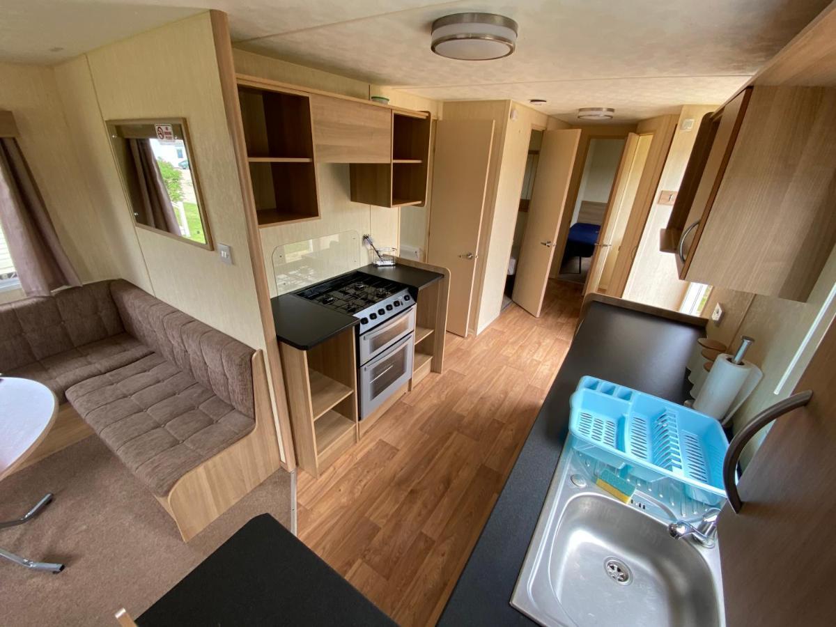 3 Bed 8 Berth Caravan In California Cliffs - M1 Great Yarmouth Buitenkant foto
