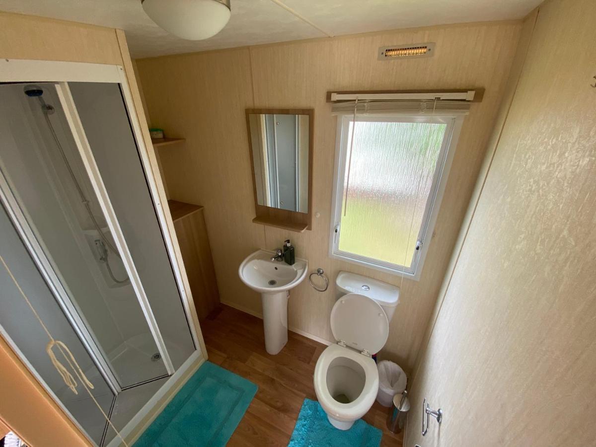 3 Bed 8 Berth Caravan In California Cliffs - M1 Great Yarmouth Buitenkant foto